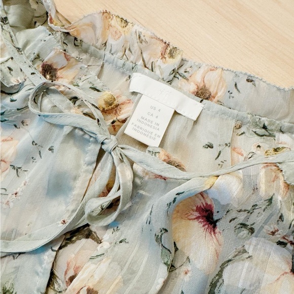 Set of Floral Top and Pleated Skirt by H&M - Picture 9 of 10